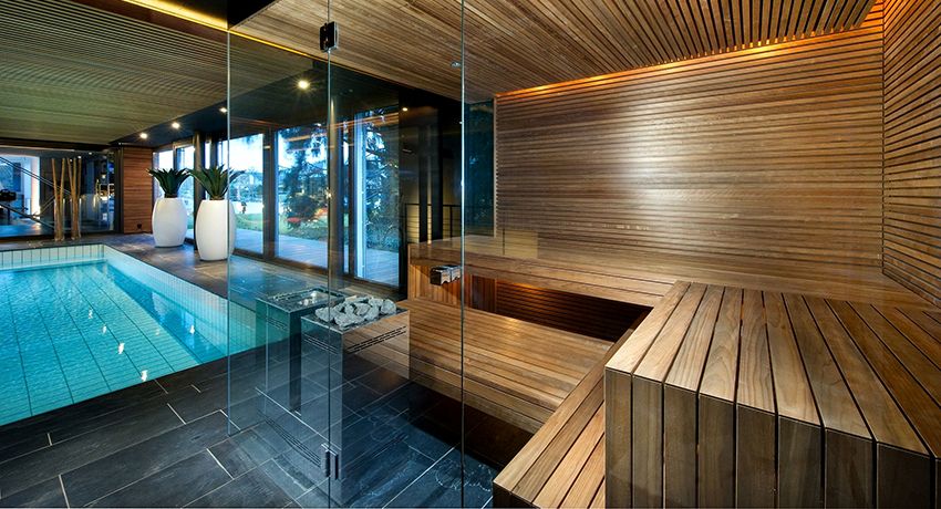 Badhuis met een zwembad: een project van een geweldig saunacomplex voor ontspanning