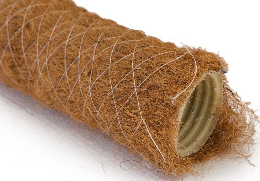Afvoerpijp 110 in het filter: geotextiel en kokosvezel