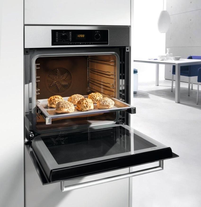 Ingebouwde elektrische oven: tips voor het kiezen