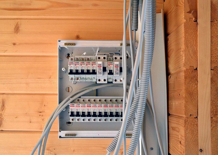 Golfkabel: de beste oplossing voor geïsoleerde installatie van elektrische netwerken