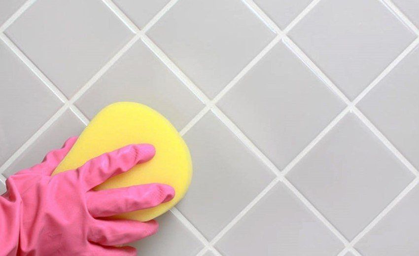 Hoe voeg je betonnen tegels in de badkamer met hun eigen handen