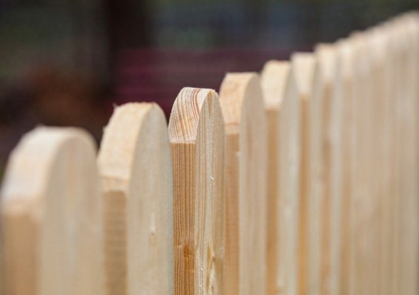 Welke houtverf voor buitenwerk is beter: de belangrijkste soorten composities
