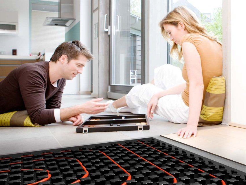 Wat zijn de beste vloerverwarming onder tegels: beoordelingen over de soorten vloeren
