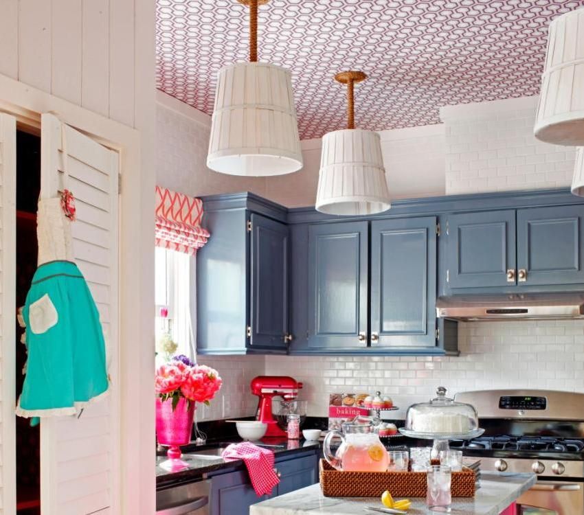 Welk plafond is beter in de keuken: foto-ideeën ter inspiratie