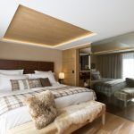 Behang in de slaapkamer: een foto in het interieur en aanbevelingen voor het maken van een ontwerp