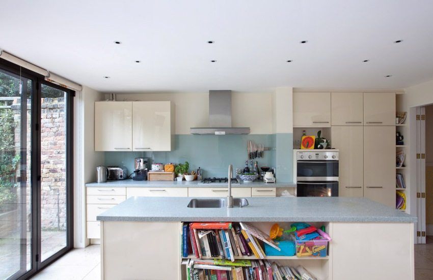 Gipsplaatplafonds voor de keuken: voorbeelden van foto's en tips voor het kiezen van een stijl