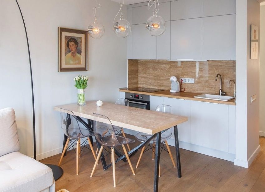 Keukenrenovatie in Chroesjtsjov: hoe een kleine kamerruimte transformeren