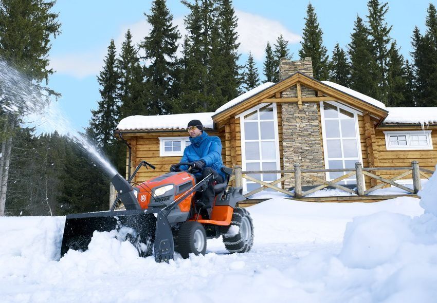 Sneeuwruimingsapparatuur voor huisjes en huizen: een overzicht van de beste fabrikanten
