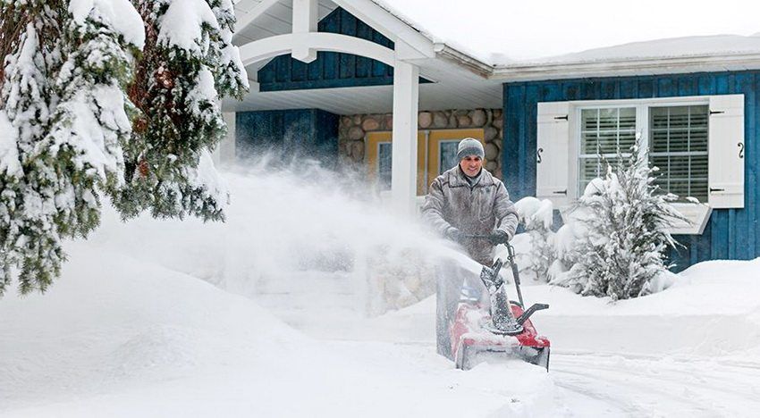 Sneeuwruimingsapparatuur voor huisjes en huizen: een overzicht van de beste fabrikanten