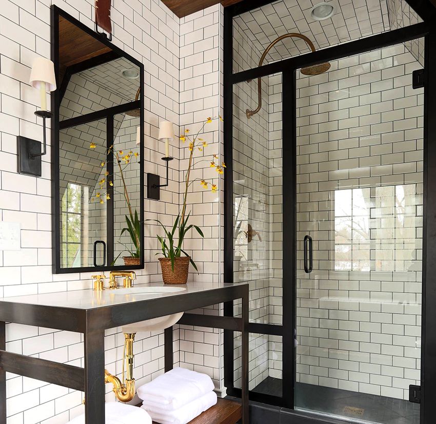 Glazen deuren voor een douche: een belofte van gezelligheid, comfort en schoonheid