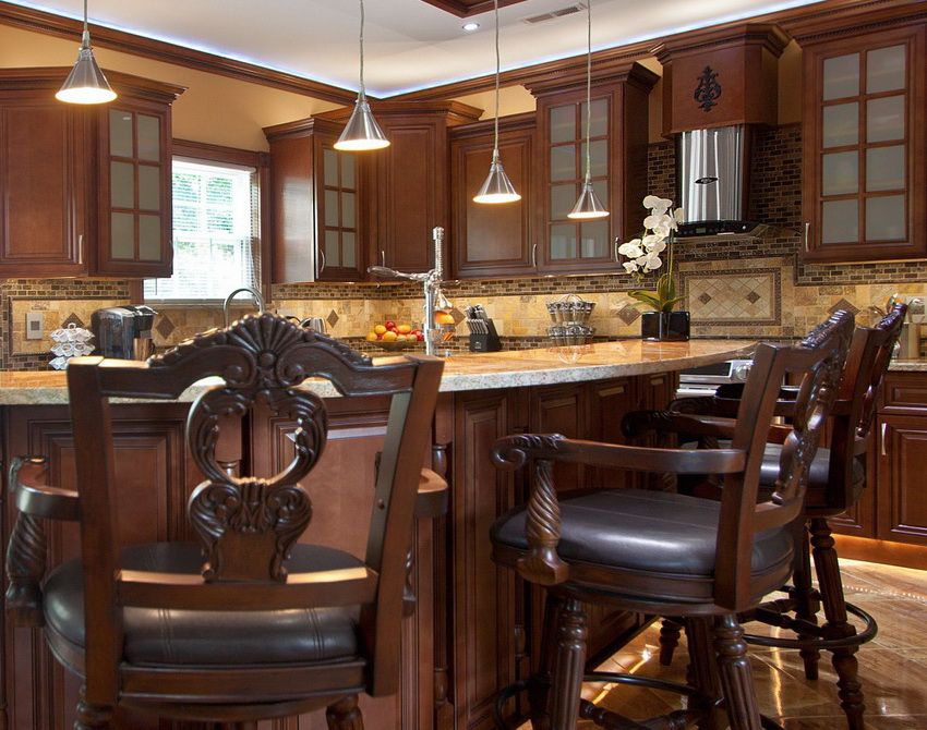 Houten stoelen voor in de keuken: elegantie in harmonie met functionaliteit