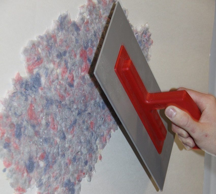 Universeel materiaal: vloeibaar behang, hoe ze op de muur en op andere oppervlakken moeten worden aangebracht